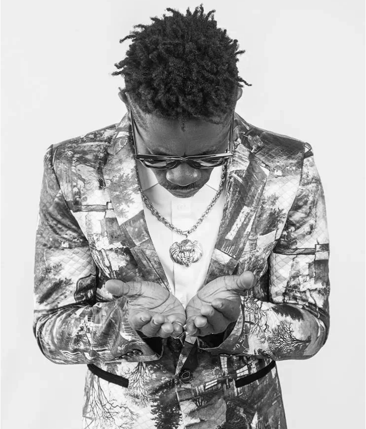 Shatta Wale prays for Muslims