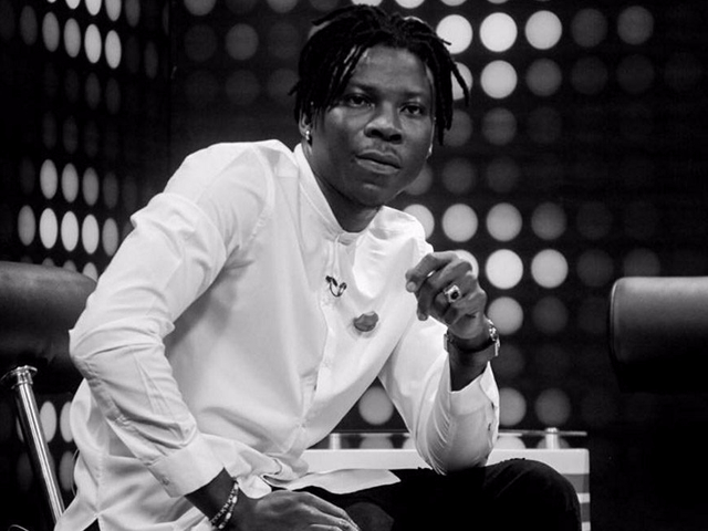 Check out the expensive Gucci bag Stonebwoy bought for his wife Louisa from Miami (video)