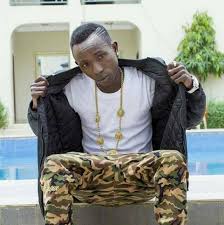 Patapaa causes traffic at the Lizzy Sports complex as he arrived for Zylofon Media celebrity Fanbase challenge (Video)