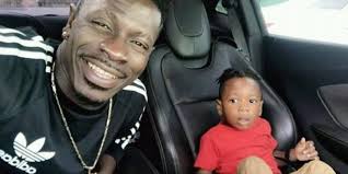 Shatta Wale Teaches His Son Majesty How to Drive A Car