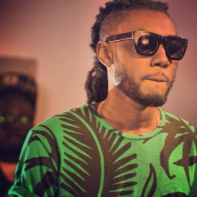 Pappy Kojo Spotted Romancing Girlfriend (Video)