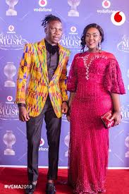 Stonebwoy and Wife Mobbed By Fans In Town (VIDEO)